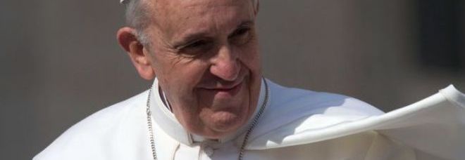 Papa Francesco invia 200 euro all'anziana derubata mentre andava in ospedale - 12/10/2013