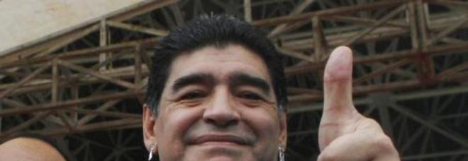 Maradona vola in Italia per un premio: forse in tribuna per Roma-Napoli - 12/10/2013