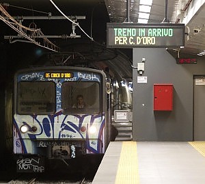 Metro B1, passeggeri esasperati: Da 25 minuti in attesa del treno - 15/06/2012