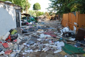 San Basilio, pensionato litiga col vicino Con la ruspa gli sfonda il muro di casa - 24/06/2012