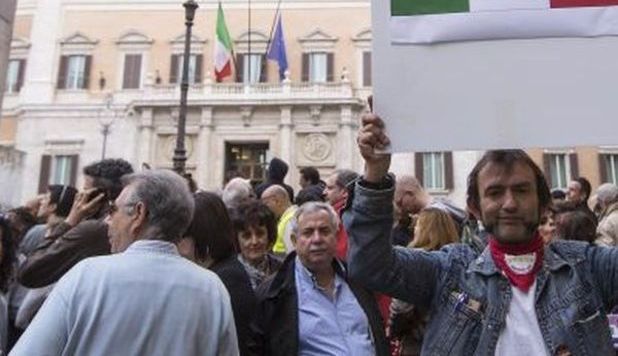 L'IRA DI GRILLO: MILIONI IN PIAZZA A ROMA . CITTÀ BLINDATA, ALLARME SICUREZZA - FOTO - 20/04/2013