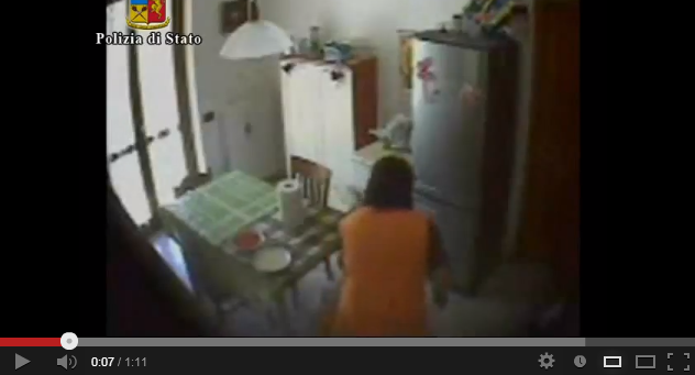 Badante italiana picchia l'anziana signora che accudisce - Video Chock - 06/02/2013