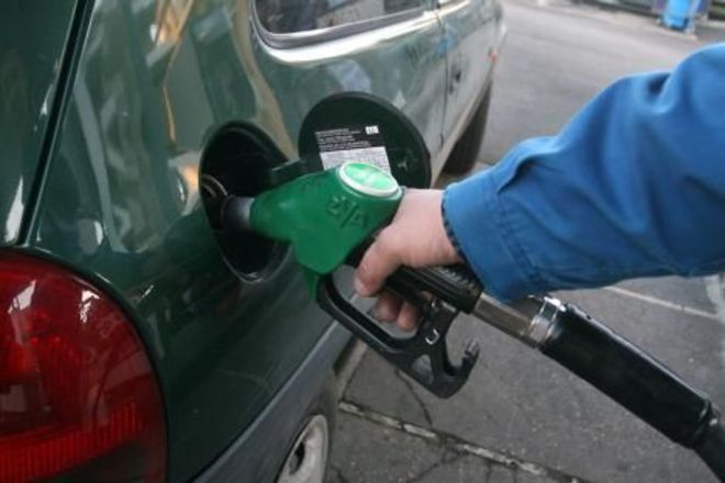 Truffa ai distributori di benzina a Roma uno su due è truccato - 04/04/2012