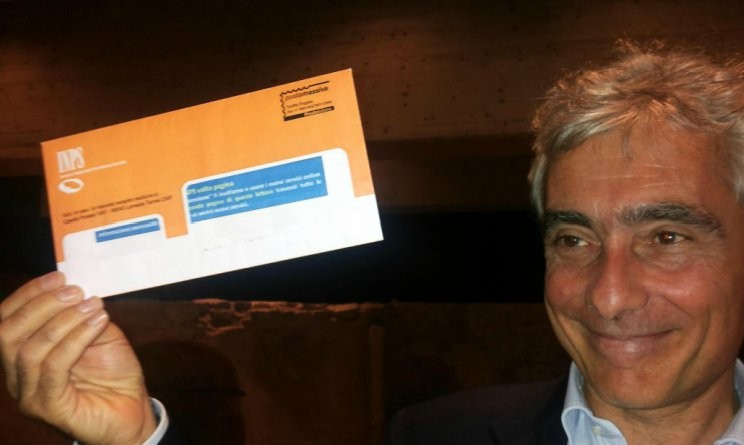 A NATALE ARRIVA LA BUSTA ARANCIONE DALL'INPS, MA NON A TUTTI: ''MANCANO I SOLDI'' - 01/12/2015