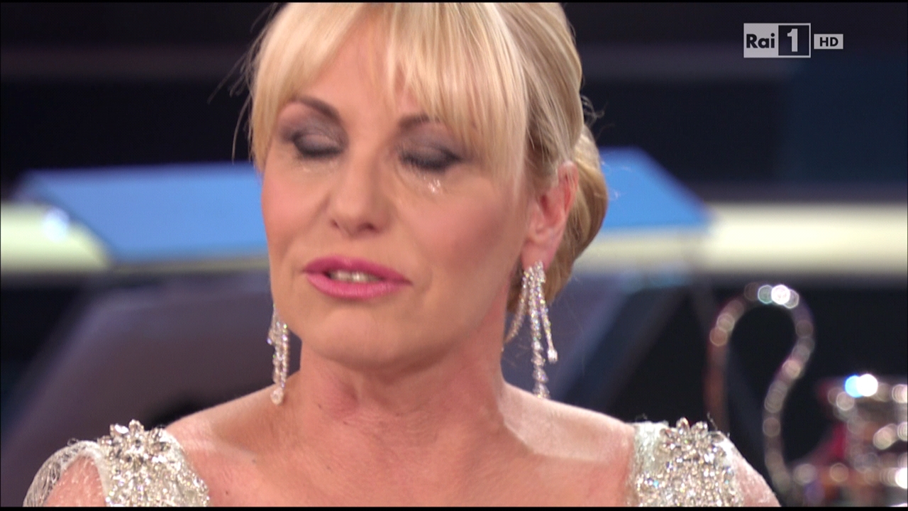 IL GRANDE DISPIACERE DI ANTONELLA CLERICI RACCONTATO IN LACRIME IN DIRETTA TV - 01/12/2015