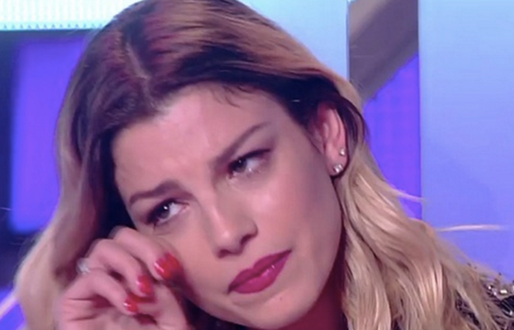 IL DRAMMA DI EMMA MARRONE: ''PURTROPPO VIVO SOTTO CONTROLLO, SONO MALATA'' - 06/01/2016