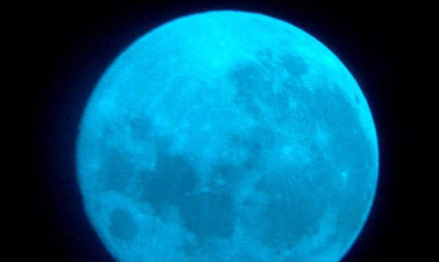 TUTTI CON GLI OCCHI VERSO IL CIELO: LA LUNA OFFRE UNO SPETTACOLO RARO. ECCO QUANDO E COSA ACCADRA' - 30/07/2015