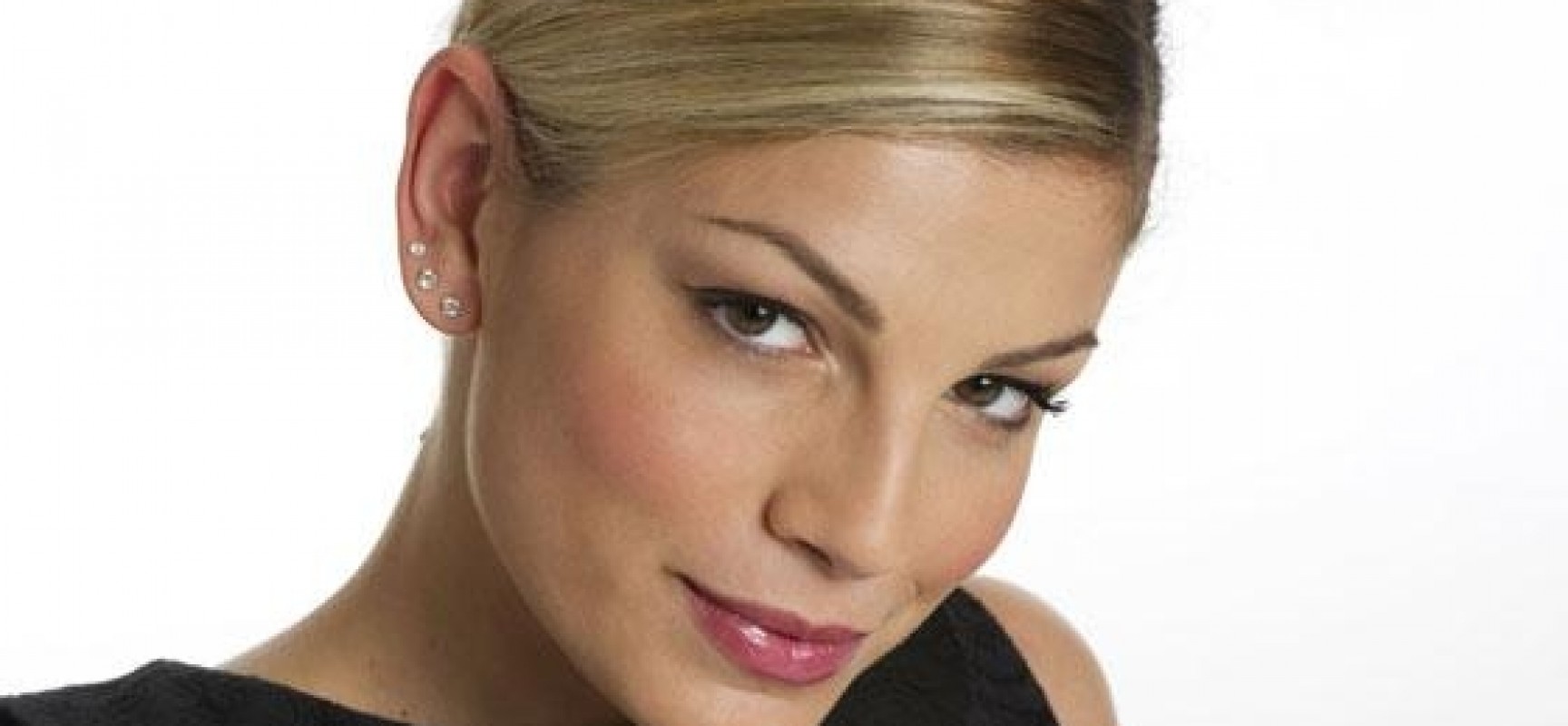 EMMA MARRONE, DRASTICO CAMBIO DI LOOK. FAN SCONVOLTI: ''SEMBRI FEDEZ'' - 27/01/2016
