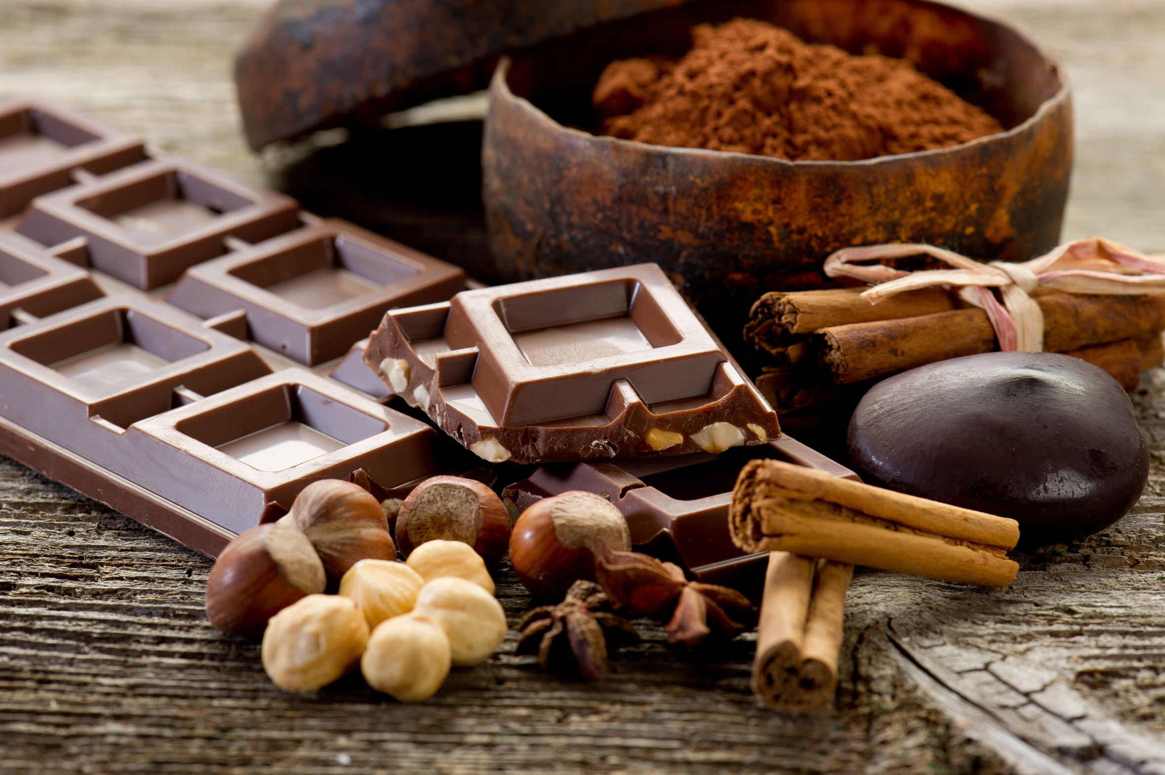 9 BUONI MOTIVI PER MANGIARE CIOCCOLATO - 21/12/2015