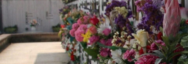 INFARTO AL CIMITERO, PAPA' MUORE SULLA TOMBA DELLA FIGLIA PORTATA VIA DAL TUMORE - 11/12/2016