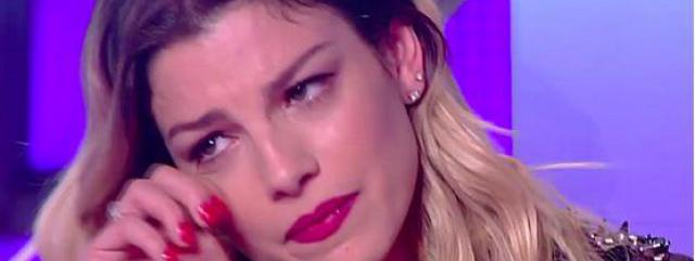 ''AMICI'': FURIOSA LITE IN STUDIO. EMMA SCOPPIA IN LACRIME. ECCO COSA E' SUCCESSO - 03/05/2015