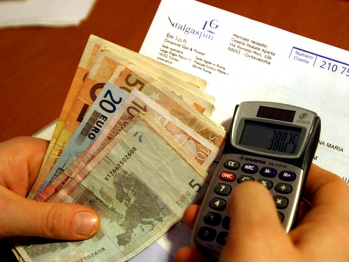 TASSE, ARRIVA LA STANGATA. DA SETTEMBRE PAGHEREMO 1700 EURO IN PIU'. ECCO TUTTI GLI AUMENTI - 07/09/2015