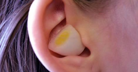 ECCO COSA ACCADE SE METTETE L'AGLIO NELL'ORECCHIO - 16/09/2015