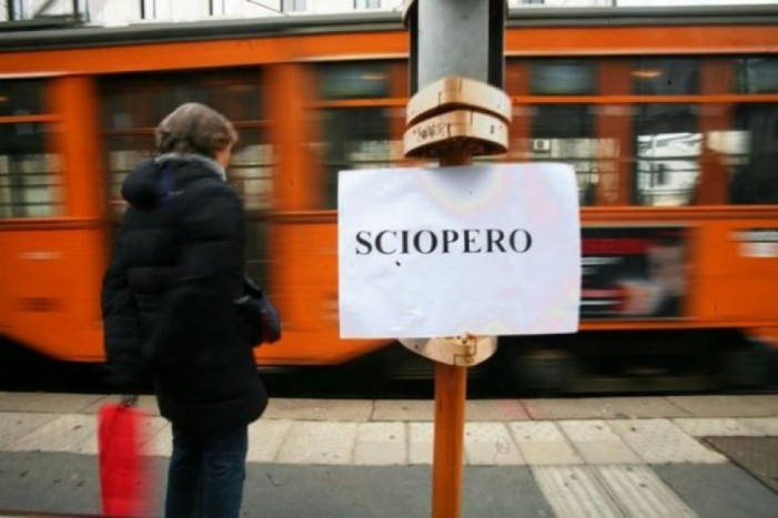 AUTOBUS, TRENI E AEREI: ARRIVANO GLI SCIOPERI. ECCO TUTTE LE DATE DEL MESE DI OTTOBRE - 29/09/2015