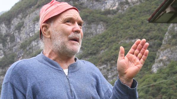 CONDANNATO A RISARCIRE I ROM CHE TENTARONO DI DERUBARLO, MUORE D'INFARTO - 05/11/2015
