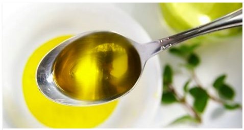 BEVE UN CUCCHIAIO DI OLIO CON 3 GOCCE DI LIMONE AL MATTINO: IL RISULTATO E' STRAORDINARIO - 01/12/2015
