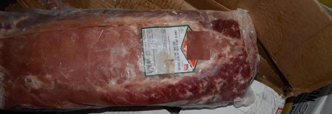 SEI TONNELLATE DI CIBO SCADUTO DA 7 ANNI PRONTO AD ESSERE MESSO IN COMMERCIO PER IL SANTO NATALE - 01/12/2015
