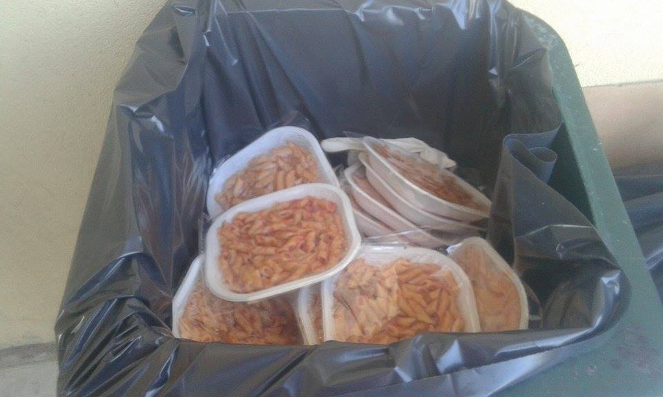 PASTI BUTTATI DAGLI IMMIGRATI, LA GRILLINA: '' NON DIGERISCONO LA PASTA'' - 03/12/2015