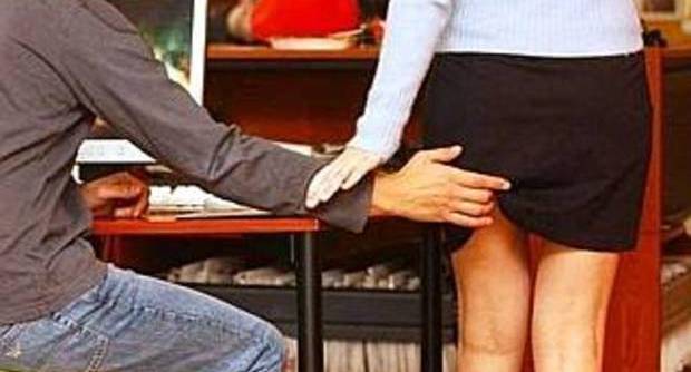 PROFESSORE FA L'AMORE CON L'ALUNNA CHE RESTA INCINTA. POI LA SCOPERTA SHOCK - 26/04/2015