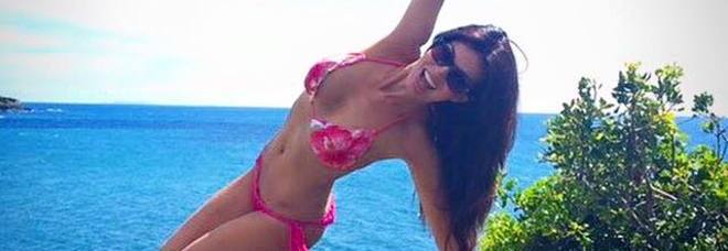 PAURA PER LAURA TORRISI: IN OSPEDALE CON UN CACTUS INCASTRATO TRA LE GAMBE - 21/06/2015