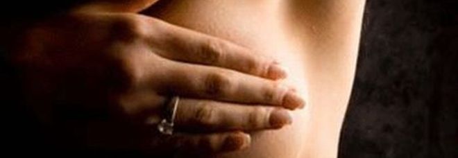 TUMORE AL SENO, ECCO IL FARMACO CHE DIMEZZA IL RISCHIO. ECCO LO STUDIO CHE CE LO DIMOSTRA - 15/12/2013