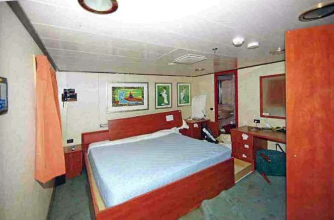 QUEL CHE RESTA DELLA COSTA CONCORDIA: L'INTERNO NELLA NAVE NEGLI SCATTI INEDITI - FOTO - 16/01/2014