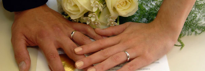 SPOSINI CHIEDONO IN REGALO SOLO 'GRATTA E VINCI': NE RICEVONO 5MILA E FANNO UNA VINCITA INCREDIBILE - 17/09/2015