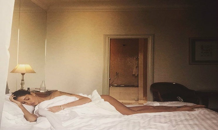 BELEN SENSUALE ANCHE A LETTO CON L'INFLUENZA: LA FOTO SENZA VELI SU INSTAGRAM - GUARDA - 30/09/2015