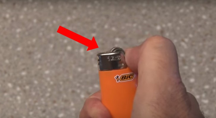 ACCENDERE CON UN ACCENDINO ORMAI ESAURITO? SI PUO' FARE, ECCO IL TRUCCO - GUARDA IL VIDEO - 12/10/2015