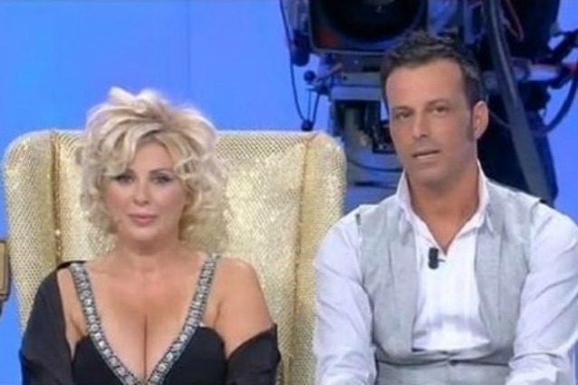 TINA CIPOLLARI NEL MIRINO, PARLA IL MARITO CHICCO NALLI: ''ECCO CHI E' DAVVERO MIA MOGLIE'' - 08/02/2016