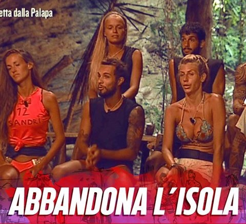 ISOLA DEI FAMOSI: ABBANDONA L'ISOLA IN LACRIME. UN FULMINE A CIEL SERENO - 02/05/2016