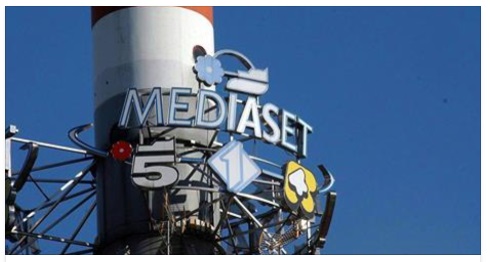 IL PROGRAMMA NON ANDRA' IN ONDA: LA DECISIONE DI MEDIASET FA INFURIARE IL CONDUTTORE - 31/01/2017