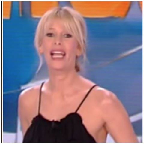IMBARAZZO ALL'ISOLA DEI FAMOSI: L'AVETE SENTITA ANCHE VOI? LA FRASE SHOCK LASCIA ALESSIA MARCUZZI SENZA PAROLE - 07/02/2017