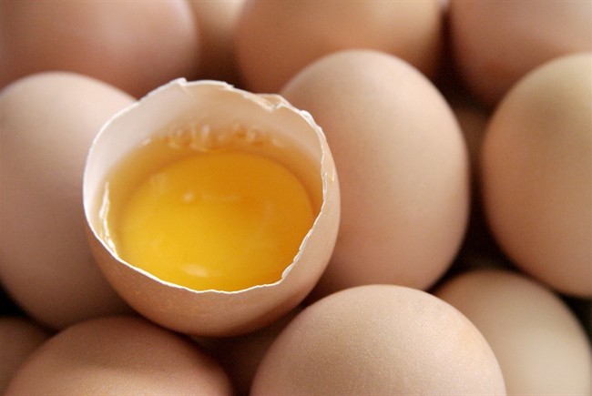 ALLARME SALMONELLA NELLE UOVA: ECCO COSA FARE PRIMA DI MANGIARLE PER EVITARE IL RISCHIO - 24/04/2015