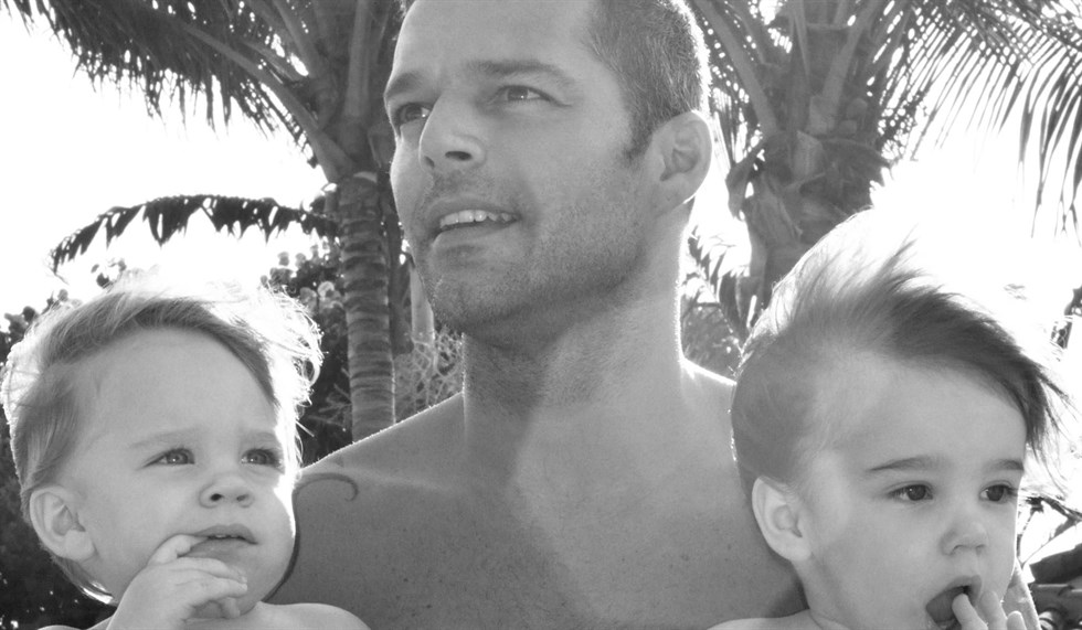 PAPA' IO ERO NELLA TUA PANCIA? RICKY MARTIN HA RISPOSTO COSI' AL SUO BAMBINO - 17/02/2017