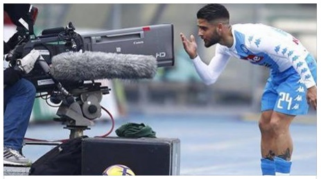 SEGNA INSIGNE, VI SIETE ACCORTI DI COS'HA FATTO SARRI IN PANCHINA? UNO SFOGO CHE. - 19/02/2017