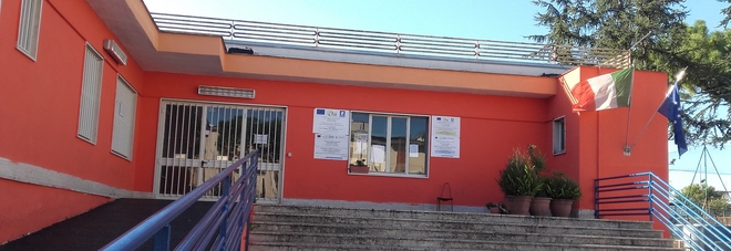 MENINGITE, ALLARME IN UNA SCUOLA ELEMENTARE: MUORE LA MAESTRA. ''ERA STATA CON I BIMBI FINO AL GIORNO PRIMA'' - 24/02/2017
