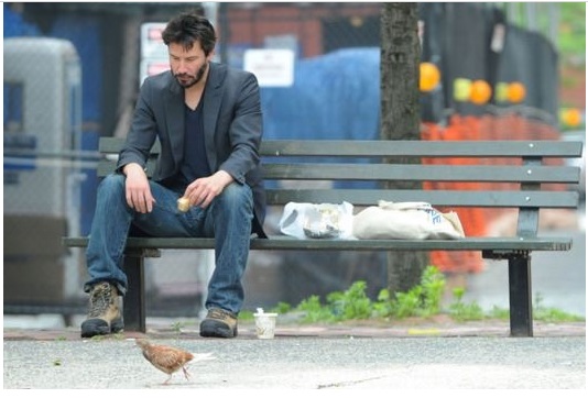 KEANU REEVES: PERDE PRIMA LA FIGLIA, POI LA MOGLIE IN UN INCIDENTE E LA SORELLA DI LEUCEMIA - LUI DECIDE DI VIVERE COSI' - 19/03/2017