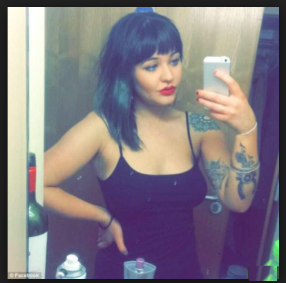 LICENZIATA PERCHE' NON INDOSSA IL REGGISENO, LA CAMERIERA DENUNCIA IL SUO TITOLARE SU FACEBOOK - FOTO - 27/06/2017