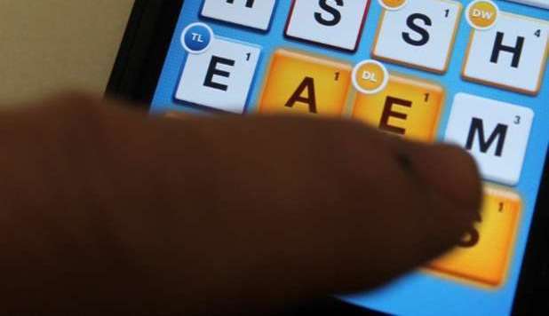 SCOPPIA LA RUZZLE-MANIA: TUTTI PAZZI PER IL 'PAROLIERE' SUGLI SMARTPHONE - 17/01/2013