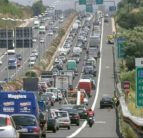ROMA - STRADE CHIUSE E TRAFFICO IN TILT: ECCO COSA STA ACCADENDO SUL GRANDE RACCORDO - 18/07/2017