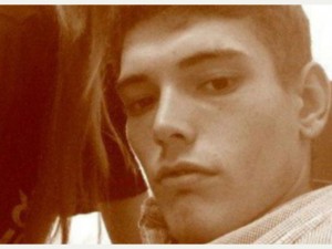 UCCIDE LA FIDANZATINA 16ENNE INCINTA: NON VOLEVA CHE PARLASSE CON ALTRI RAGAZZI - 02/11/2014