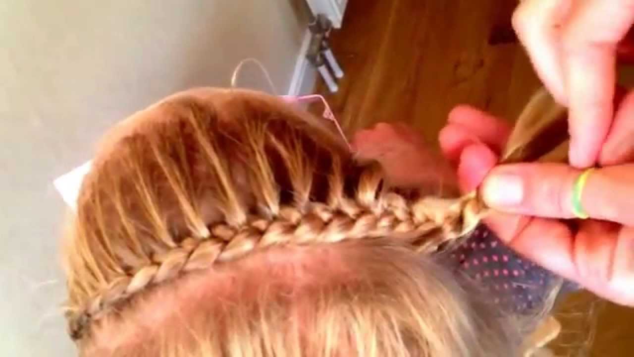 MAMMA TRASFORMA UNA TRECCIA IN UNA BELLISSIMA ACCONCIATURA IN SOLI 5 SECONDI - VIDEO - 02/11/2014