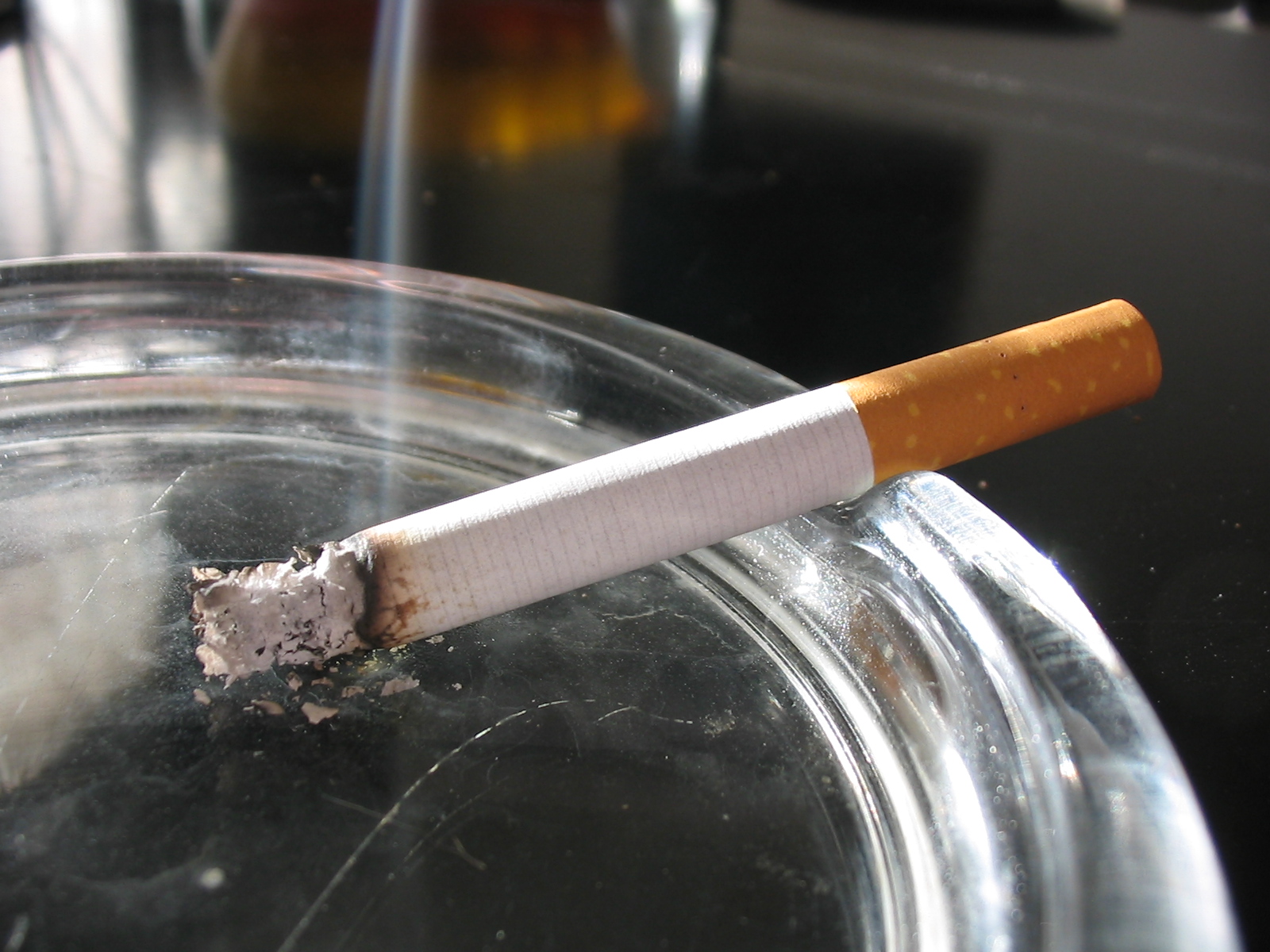 VUOI SMETTERE DI FUMARE? ECCO QUALI SONO GLI ALIMENTI CHE DEVI MANGIARE - 28/05/2015