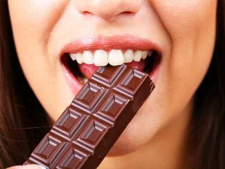 CALMANTE PER LA TOSSE? CIOCCOLATO INVECE DI MIELE E LIMONE. LO DICE LA SCIENZA - 15/01/2016