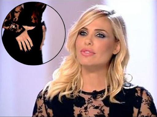 SVELATO IL SESSO DEL TERZO FIGLIO IN ARRIVO PER ILARY BLASI. IL NOME CHE HA SCELTO SCATENA IL WEB - 02/02/2016