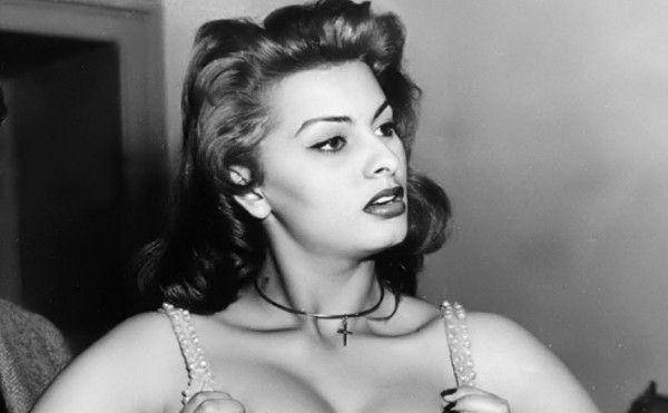 LA DONNA IDEALE PER IL MASCHIO ITALIANO: ECCO COME DEVE ESSERE - 14/02/2016
