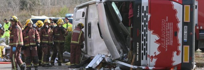 SCONTRO TRA AUTO E AUTOBUS ERASMUS: MORTE 13 STUDENTESSE - 20/03/2016