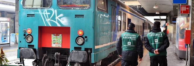 SPACCA LA TESTA A UNA RAGAZZA IN TRENO PER RAPINARLA: RUMENO IN MANETTE - 21/03/2016