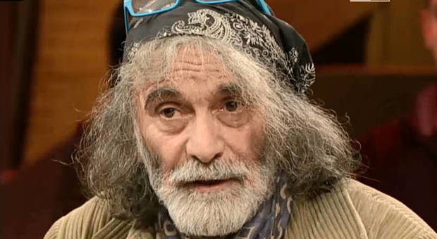 ''UNA DOCCIA AL MESE, MUTANDE PULITE OGNI 7 GIORNI'': CORONA CHOC ALLA RADIO - 21/03/2016